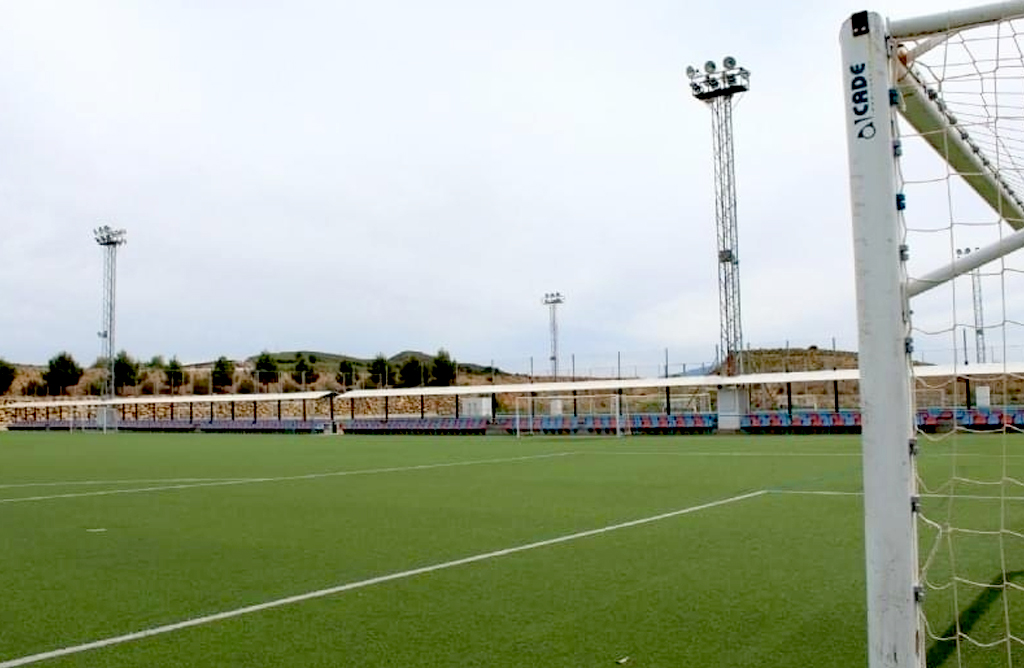 El csped y el sistema de riego de la Ciudad Deportiva Valverde Reina se ver renovado por 444.000 euros